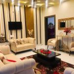 luxury furnish house available for rent