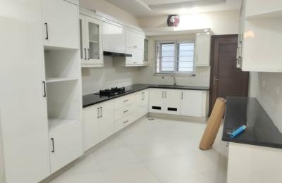 40.80 Upper Portion Available for Rent