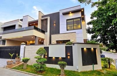 1 Kanal Corner Double Unit House For Sale