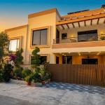 14 Marla Fully Furnished Villa With Lawn