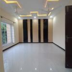 10 marla house available for sale
