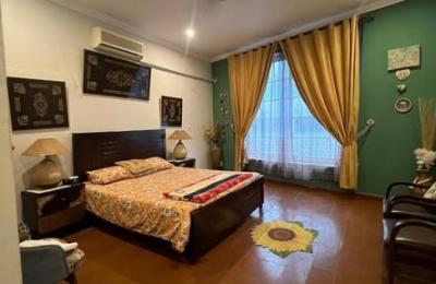 One Bedroom Open Basement Portion Available for Daily & Weekly Rent