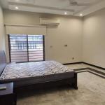 Female Room for rent