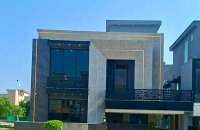 10 Marla Double Unit Boulevard House For Sale