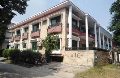 Size 40x80 Upper Portion...For Rent
