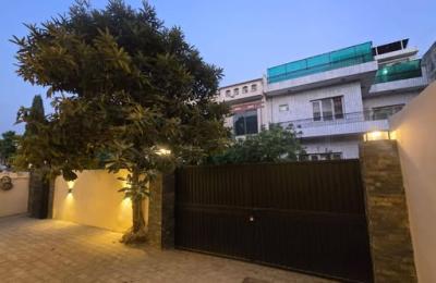 10 MARLA HOUSE IN G-10/1