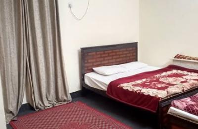 Fully furnish room available for rent   G9/4