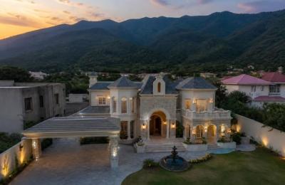 Luxury Mansion  For Sale