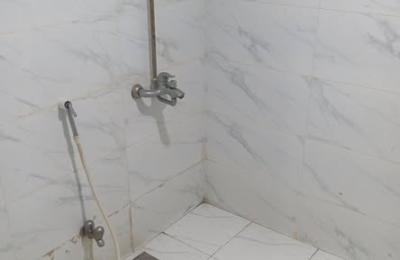 upr portion Floor Available for Rent location i_10_1