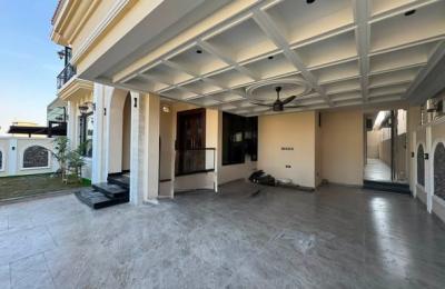 1 Kanal Spanish Themed Neo Classical Styled House