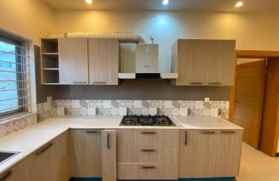 10 Marla Upper portion Available For Rent
