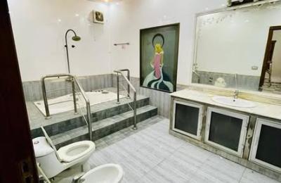 House for rent Johar town phase 2.1 kanal dabal store 6 bed 🛏️ dabal kitchen