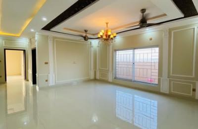 1 Kanal Slightly Used House For Sale