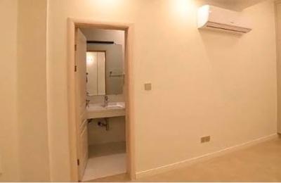 Gulberg green Islamabad  2 bed semi furnished apartment available for rent
