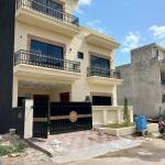 A BEAUTIFUL BRAND NEW DOUBLE STORY, DESIGNER'S HOUSE FOR SALE
