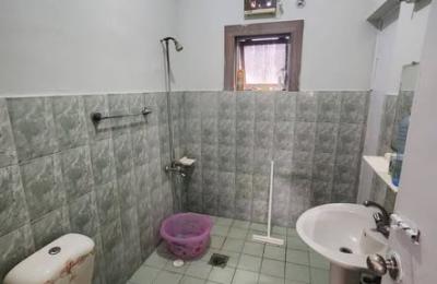 furnished room available For Rent