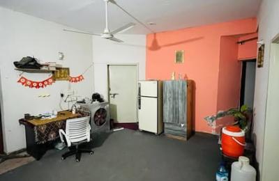 ROOM AVAILABLE FOR RENT
